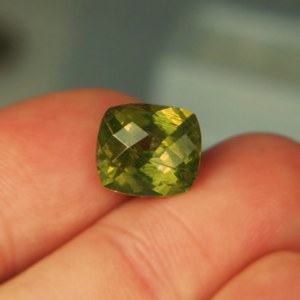 Rare! Collectors Color Shift Vesuvianite - Idocrase 5.87 ct