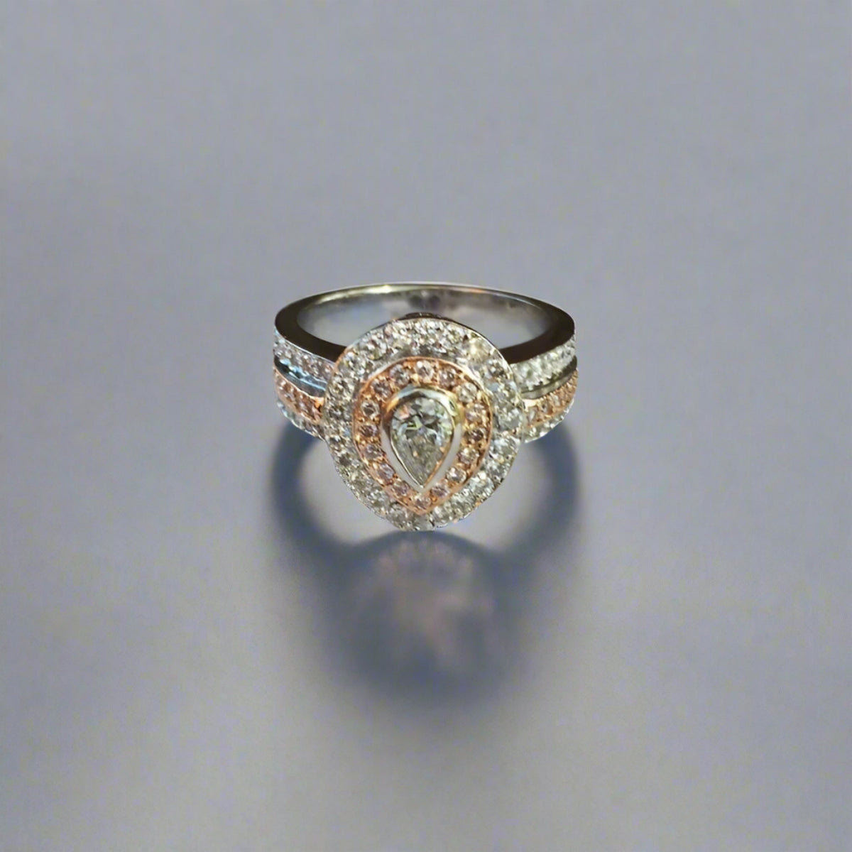 Quality & Brilliance! 18 kt Pink & White Diamond Ring 1.5 ct tw