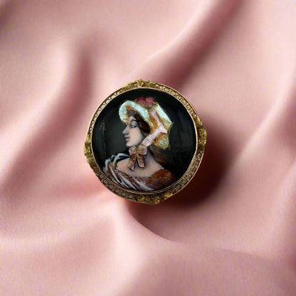 Antique! Shell and Enamel Cameo Pin 10-karat Yellow Gold