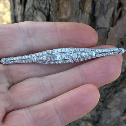 Art Deco Platinum and 18 kt Diamond Brooch French Cut Center Diamonds